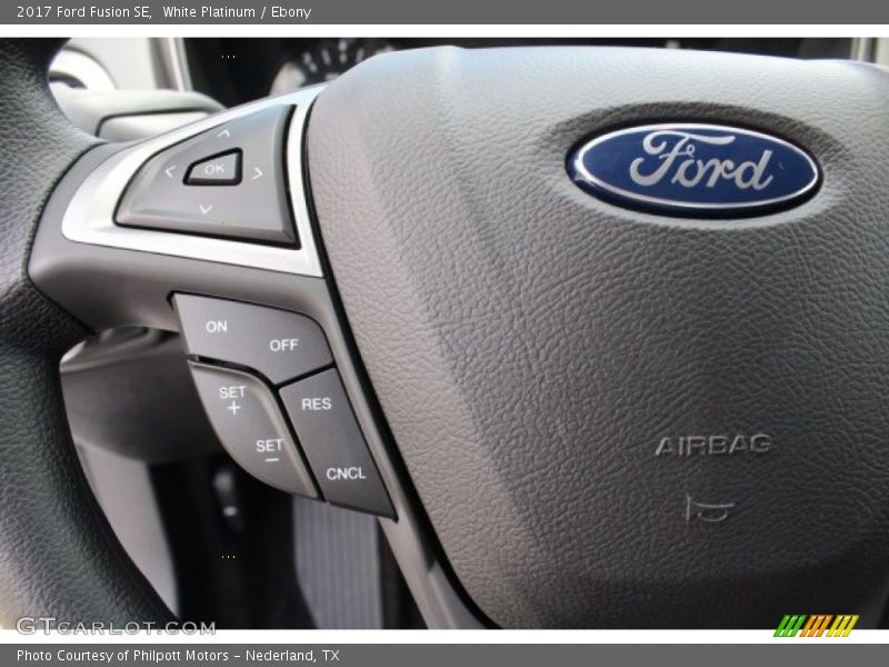 White Platinum / Ebony 2017 Ford Fusion SE