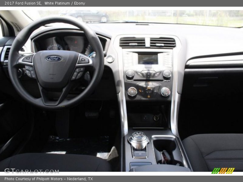White Platinum / Ebony 2017 Ford Fusion SE