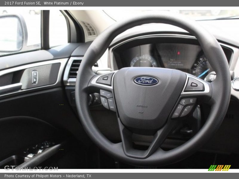 White Platinum / Ebony 2017 Ford Fusion SE