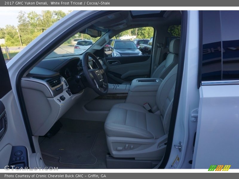 White Frost Tricoat / Cocoa/­Shale 2017 GMC Yukon Denali