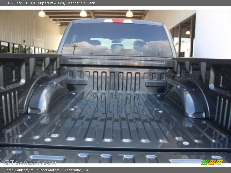 Magnetic / Black 2017 Ford F150 XL SuperCrew 4x4