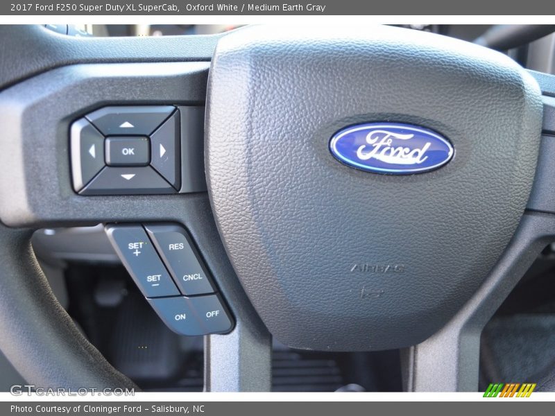 Oxford White / Medium Earth Gray 2017 Ford F250 Super Duty XL SuperCab