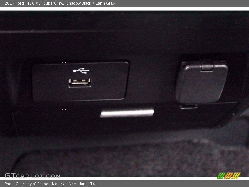 Shadow Black / Earth Gray 2017 Ford F150 XLT SuperCrew
