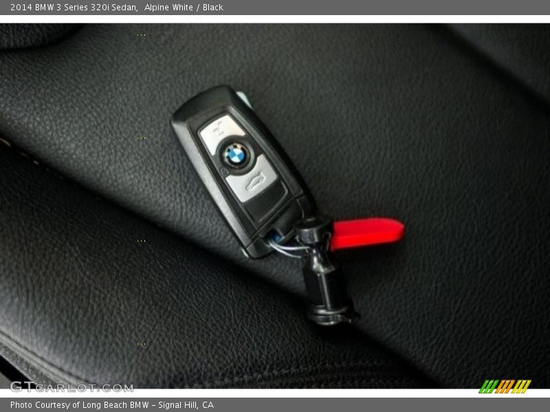 Alpine White / Black 2014 BMW 3 Series 320i Sedan