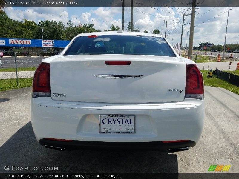 Bright White / Black 2016 Chrysler 300 S