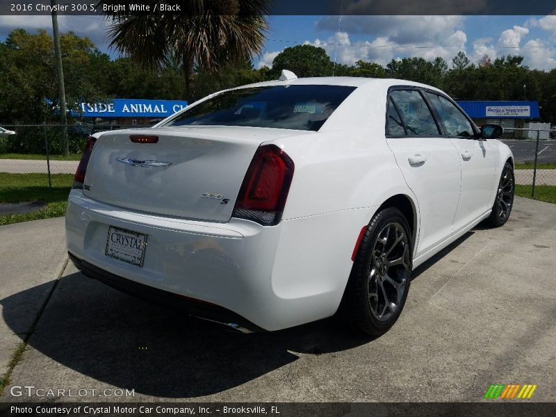 Bright White / Black 2016 Chrysler 300 S