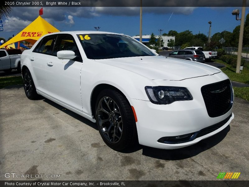 Bright White / Black 2016 Chrysler 300 S
