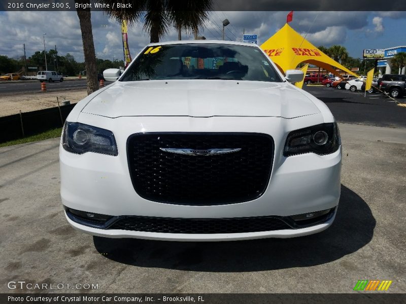 Bright White / Black 2016 Chrysler 300 S