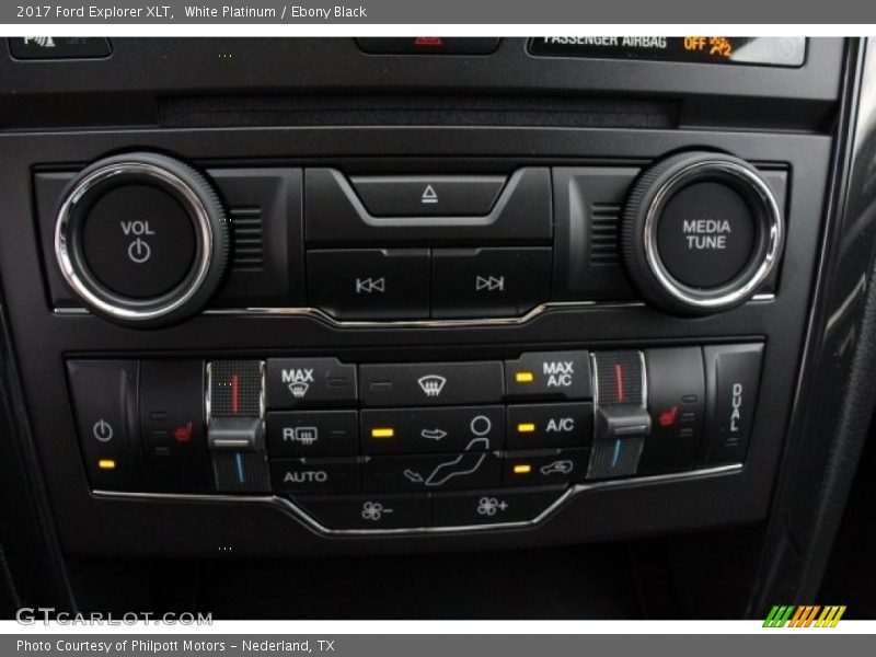 White Platinum / Ebony Black 2017 Ford Explorer XLT