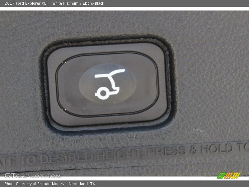 White Platinum / Ebony Black 2017 Ford Explorer XLT