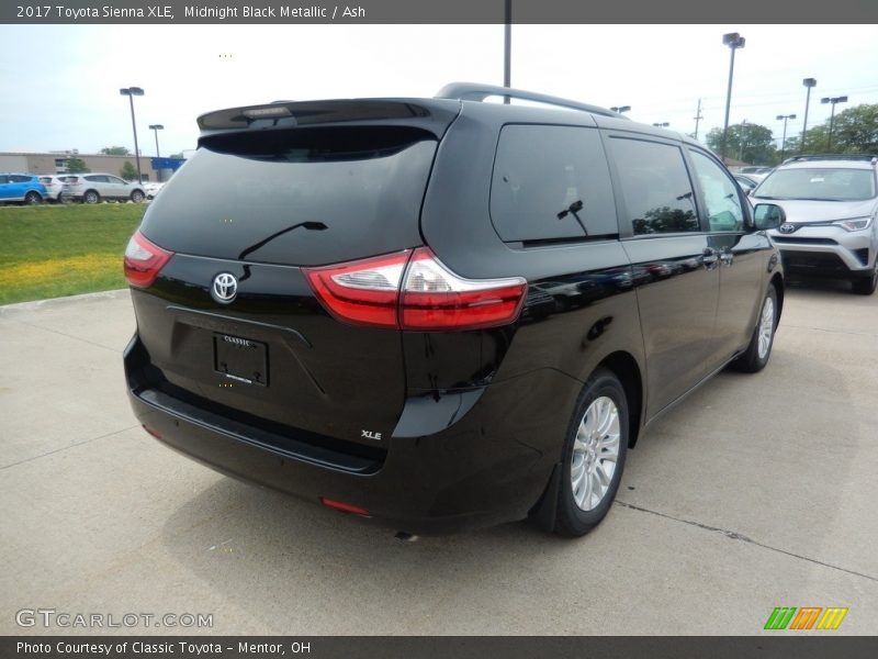 Midnight Black Metallic / Ash 2017 Toyota Sienna XLE