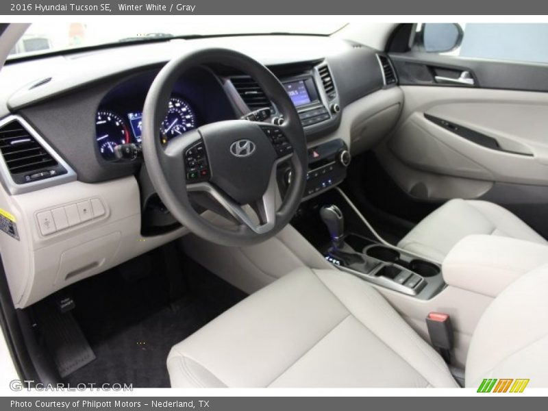 Winter White / Gray 2016 Hyundai Tucson SE