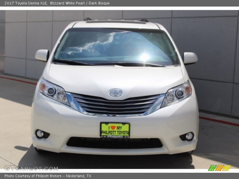 Blizzard White Pearl / Dark Bisque 2017 Toyota Sienna XLE