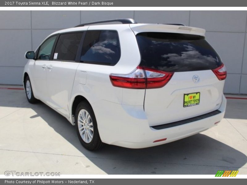 Blizzard White Pearl / Dark Bisque 2017 Toyota Sienna XLE