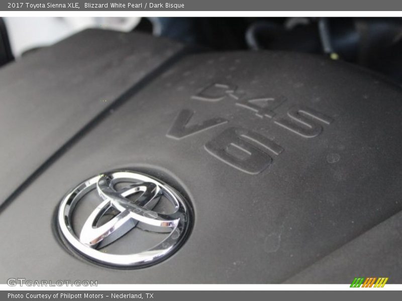 Blizzard White Pearl / Dark Bisque 2017 Toyota Sienna XLE