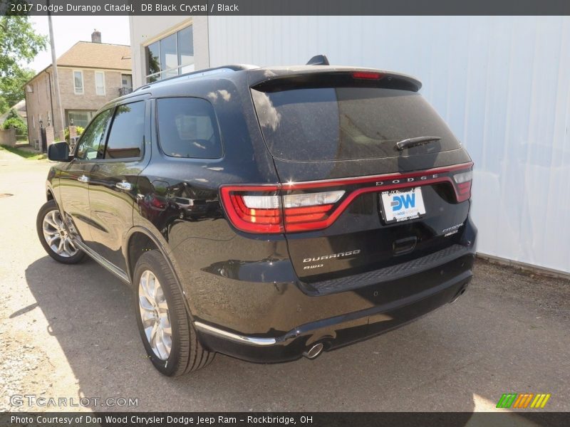 DB Black Crystal / Black 2017 Dodge Durango Citadel