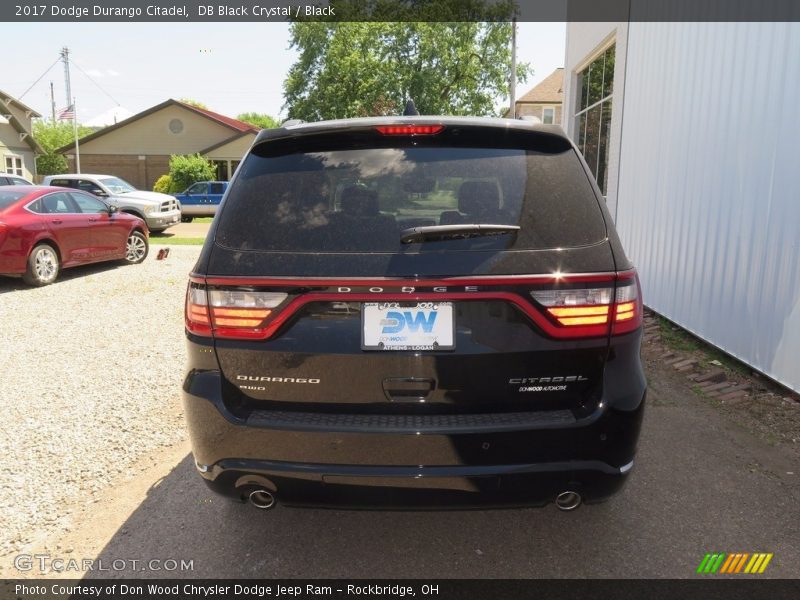 DB Black Crystal / Black 2017 Dodge Durango Citadel