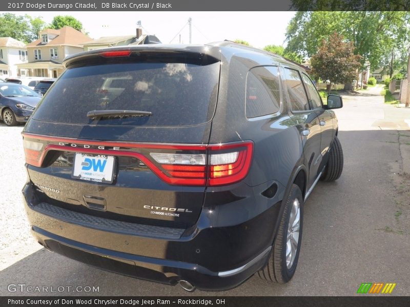 DB Black Crystal / Black 2017 Dodge Durango Citadel