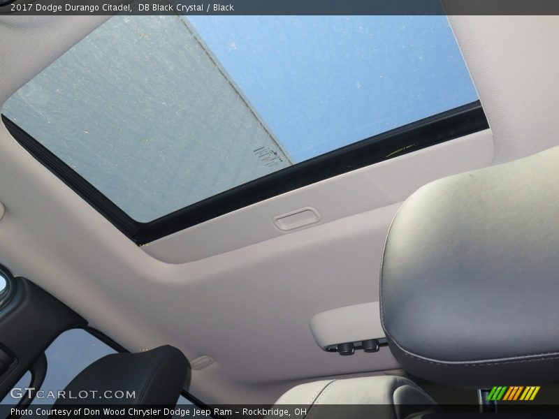 DB Black Crystal / Black 2017 Dodge Durango Citadel