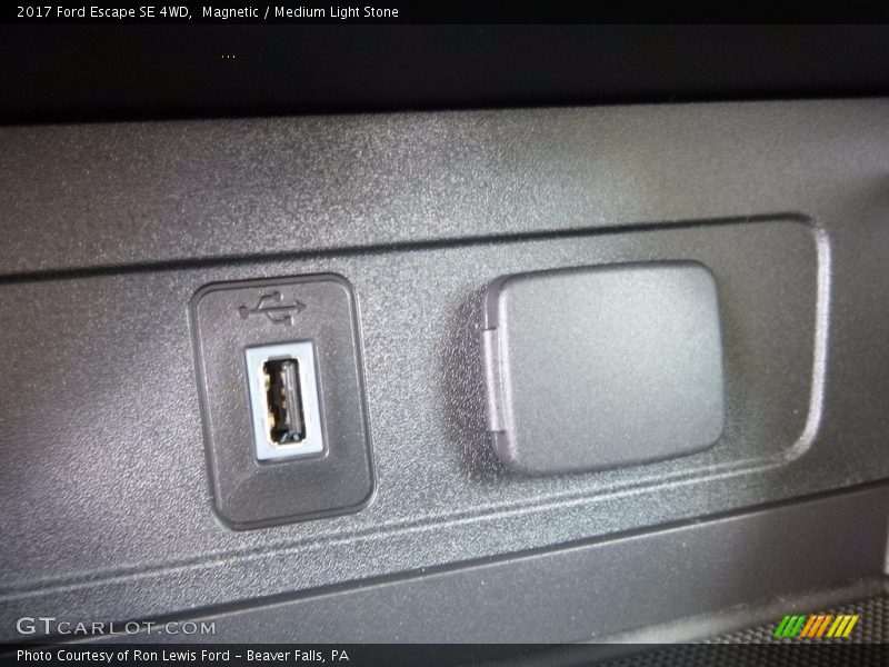 Magnetic / Medium Light Stone 2017 Ford Escape SE 4WD