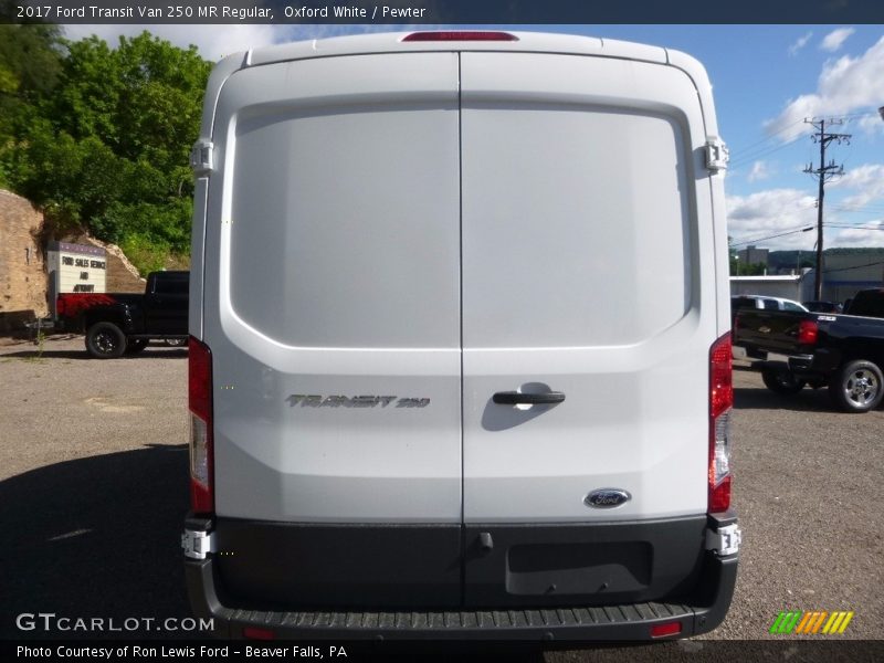 Oxford White / Pewter 2017 Ford Transit Van 250 MR Regular