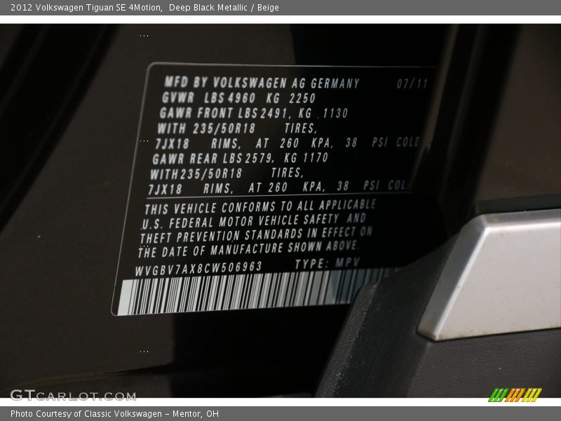 Deep Black Metallic / Beige 2012 Volkswagen Tiguan SE 4Motion