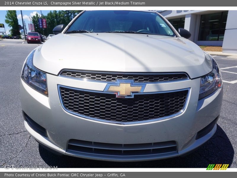 Champagne Silver Metallic / Jet Black/Medium Titanium 2014 Chevrolet Cruze LS