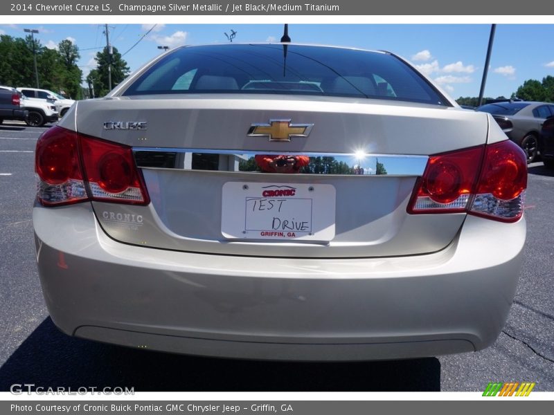 Champagne Silver Metallic / Jet Black/Medium Titanium 2014 Chevrolet Cruze LS