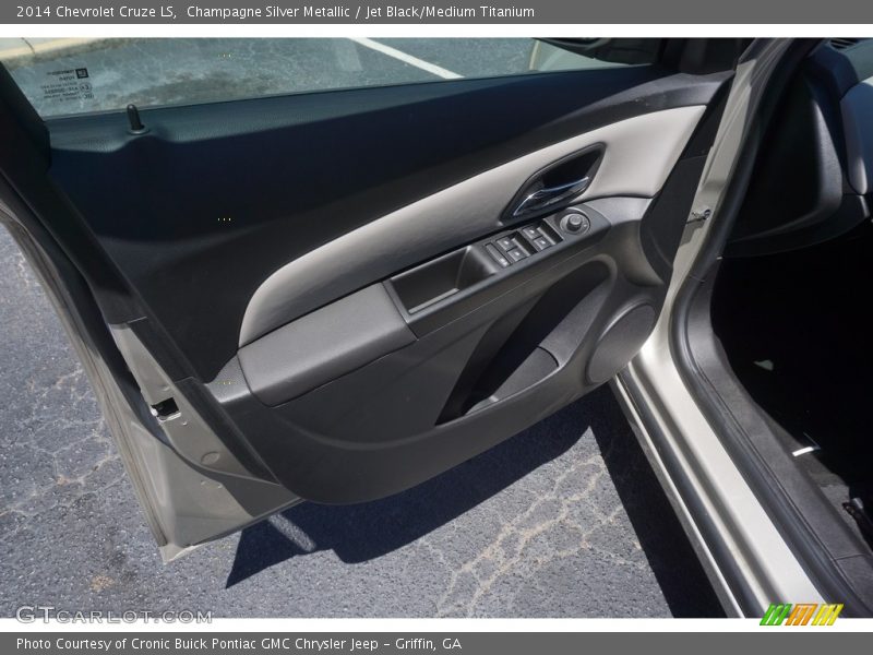 Champagne Silver Metallic / Jet Black/Medium Titanium 2014 Chevrolet Cruze LS