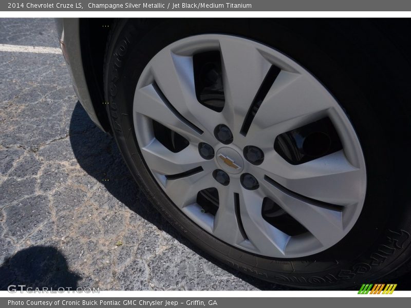 Champagne Silver Metallic / Jet Black/Medium Titanium 2014 Chevrolet Cruze LS