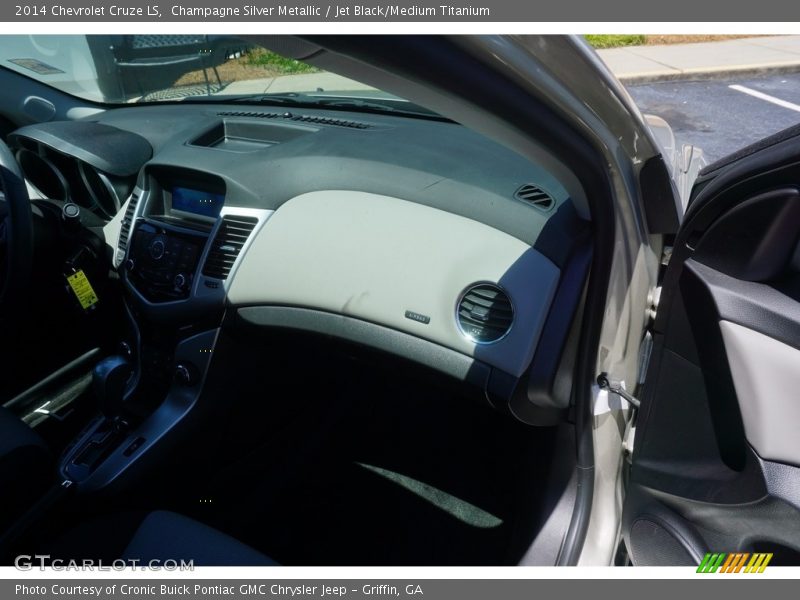 Champagne Silver Metallic / Jet Black/Medium Titanium 2014 Chevrolet Cruze LS