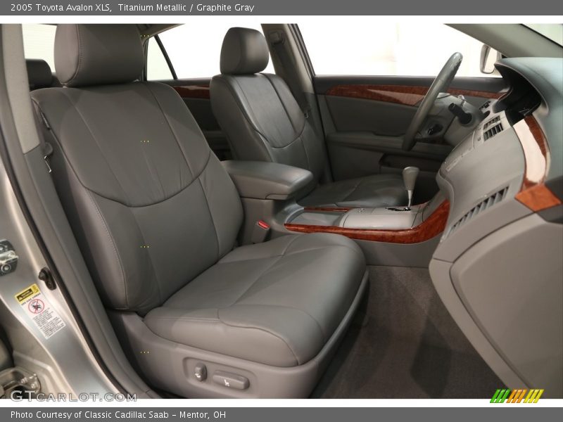 Titanium Metallic / Graphite Gray 2005 Toyota Avalon XLS