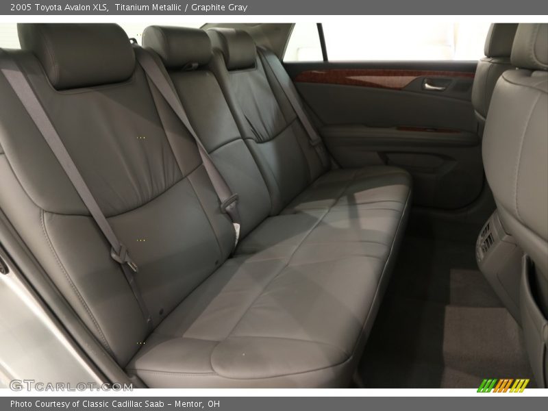 Titanium Metallic / Graphite Gray 2005 Toyota Avalon XLS