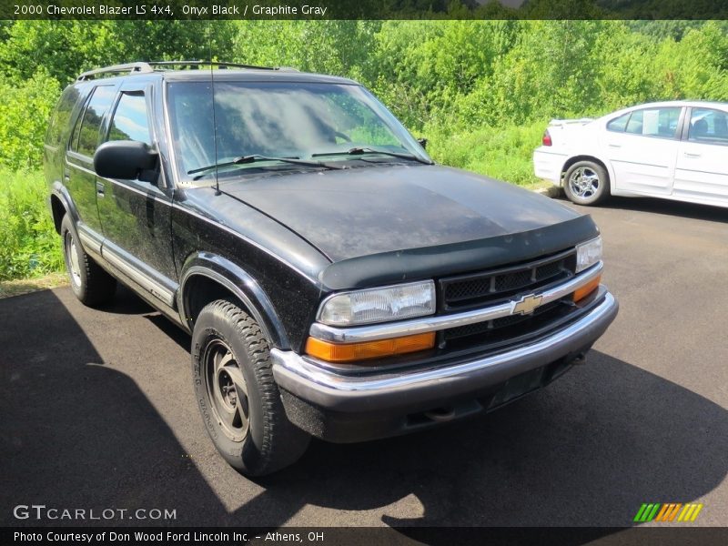 Onyx Black / Graphite Gray 2000 Chevrolet Blazer LS 4x4