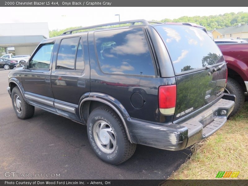 Onyx Black / Graphite Gray 2000 Chevrolet Blazer LS 4x4