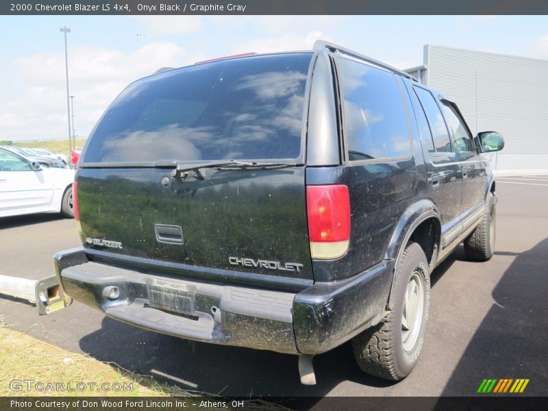 Onyx Black / Graphite Gray 2000 Chevrolet Blazer LS 4x4