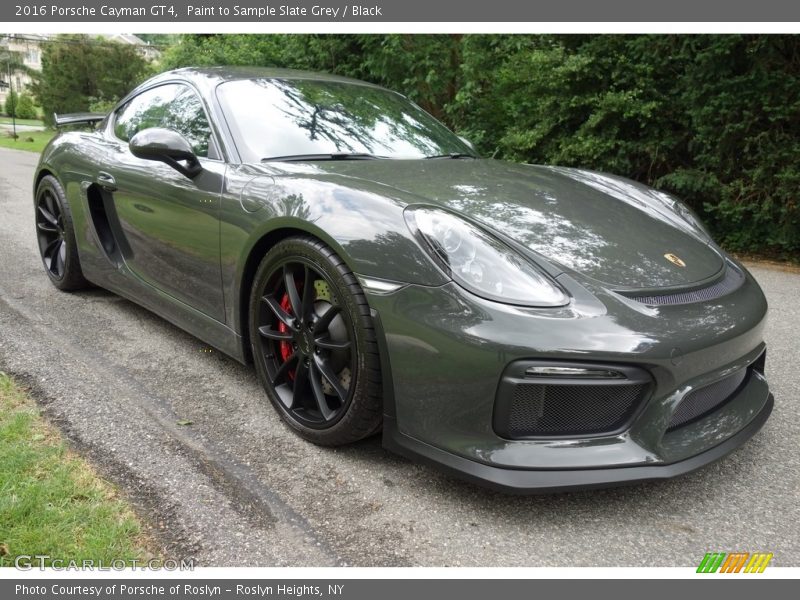 Front 3/4 View of 2016 Cayman GT4