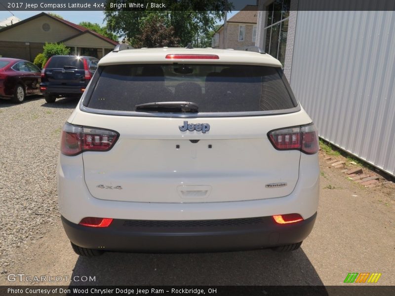 Bright White / Black 2017 Jeep Compass Latitude 4x4