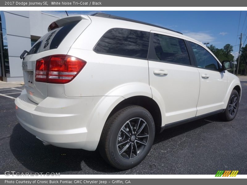 White Noise Tri-Coat / Black 2017 Dodge Journey SE