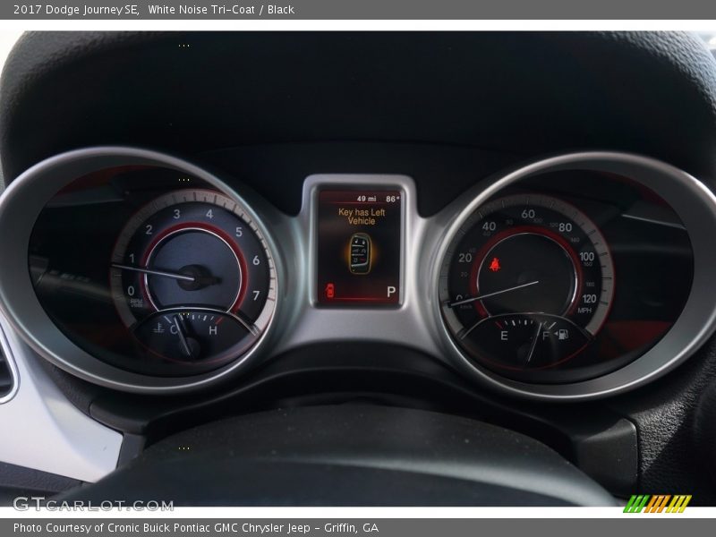 White Noise Tri-Coat / Black 2017 Dodge Journey SE