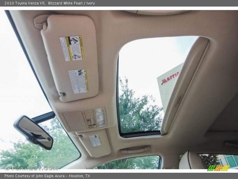 Blizzard White Pearl / Ivory 2010 Toyota Venza V6