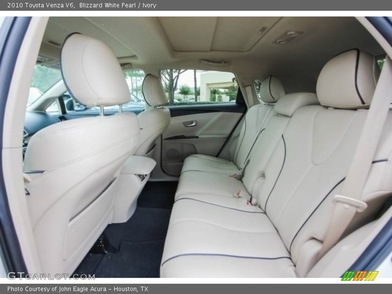 Blizzard White Pearl / Ivory 2010 Toyota Venza V6
