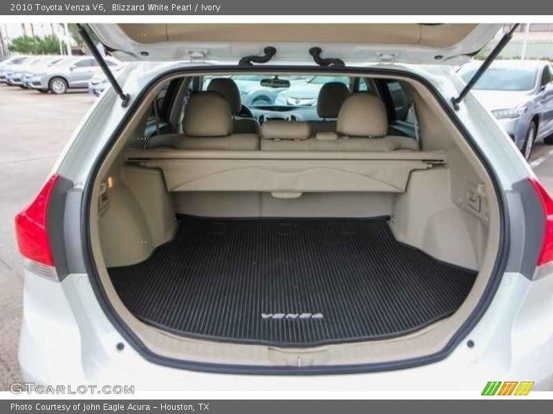 Blizzard White Pearl / Ivory 2010 Toyota Venza V6