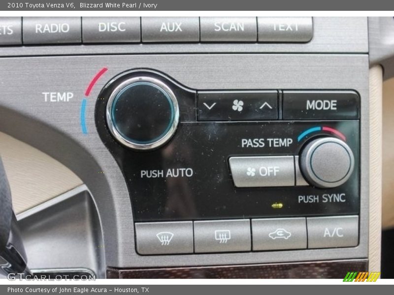 Blizzard White Pearl / Ivory 2010 Toyota Venza V6