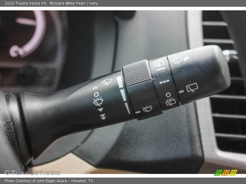 Blizzard White Pearl / Ivory 2010 Toyota Venza V6
