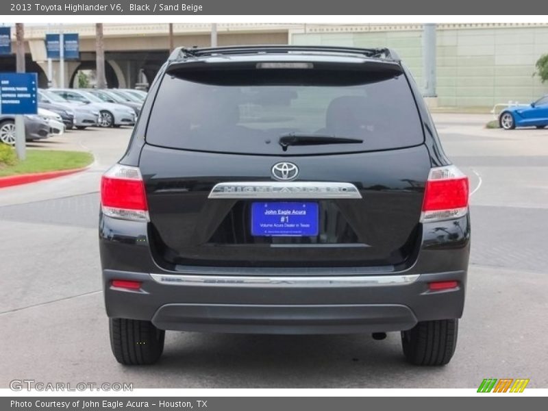 Black / Sand Beige 2013 Toyota Highlander V6
