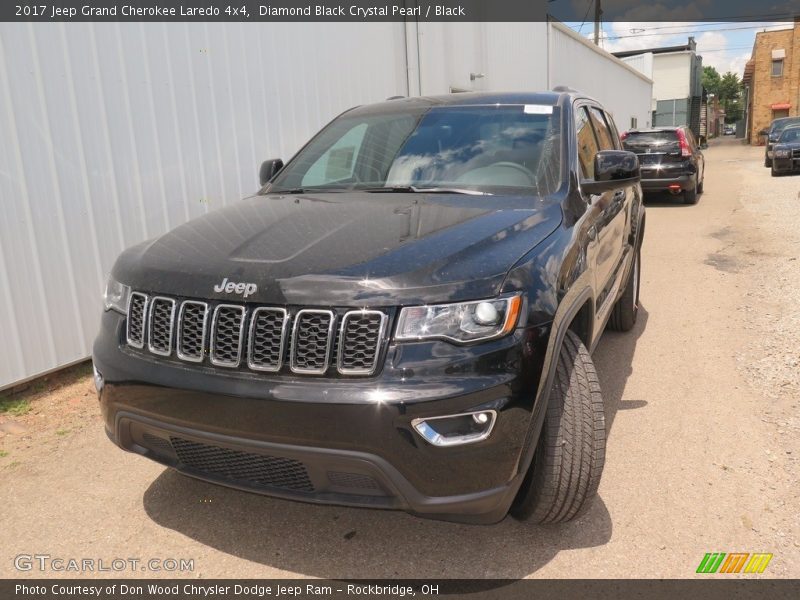 Diamond Black Crystal Pearl / Black 2017 Jeep Grand Cherokee Laredo 4x4