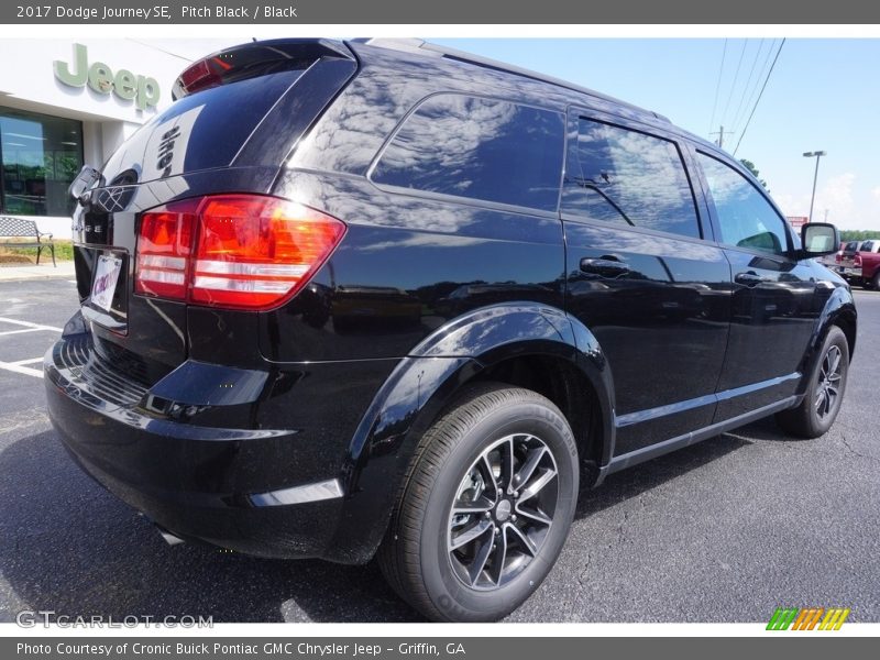 Pitch Black / Black 2017 Dodge Journey SE