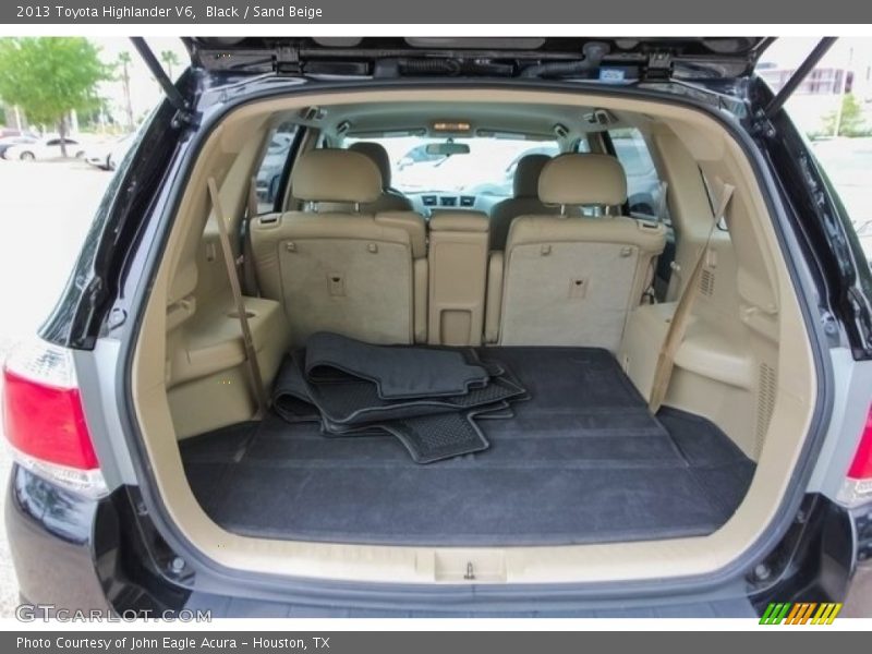 Black / Sand Beige 2013 Toyota Highlander V6