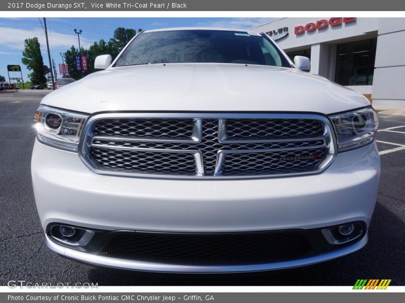 Vice White Tri-Coat Pearl / Black 2017 Dodge Durango SXT